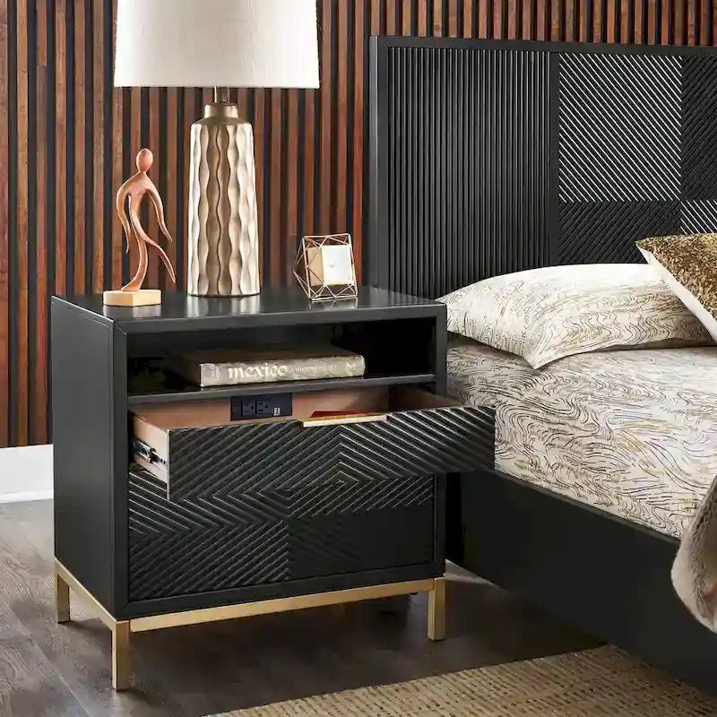 Set camera da letto Queen con Chevron Nero Intagliato e Gambe Dorate – da 3 a 6 Pezzi