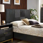 Set camera da letto Queen con Chevron Nero Intagliato e Gambe Dorate – da 3 a 6 Pezzi