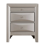Comodino a 3 cassetti Cappuccino/Grigio/Ciliegio/Champagne Argento/Nero, Pomello in Metallo, Singolo